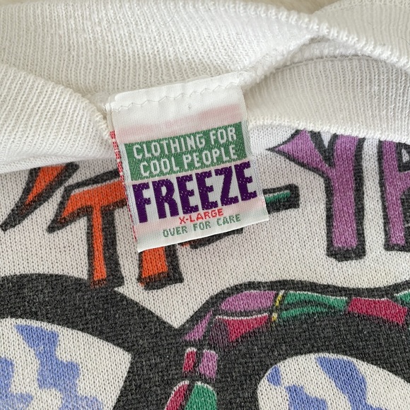 Freeze Tweety Crewneck - Picture 3 of 4